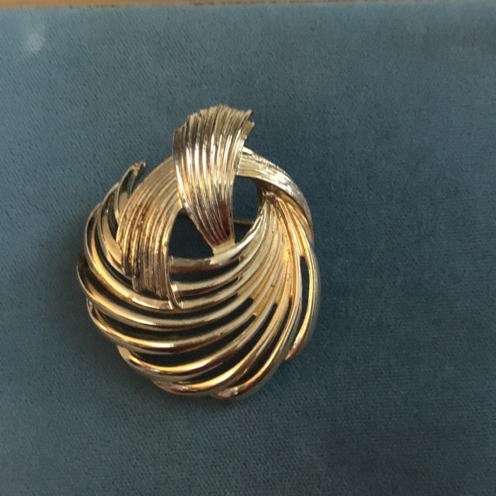 🌸NEW🌸 VTG Gold Brooch